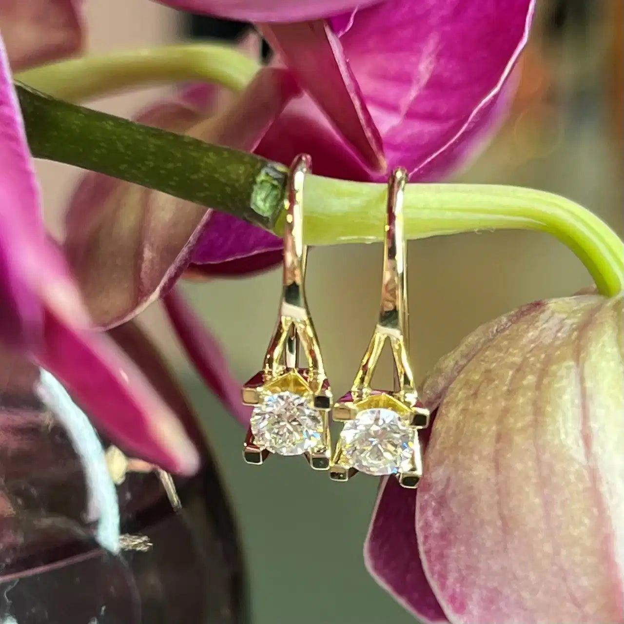 14KT.KLEOPATRA ØREBØJLE 0,50W.SI