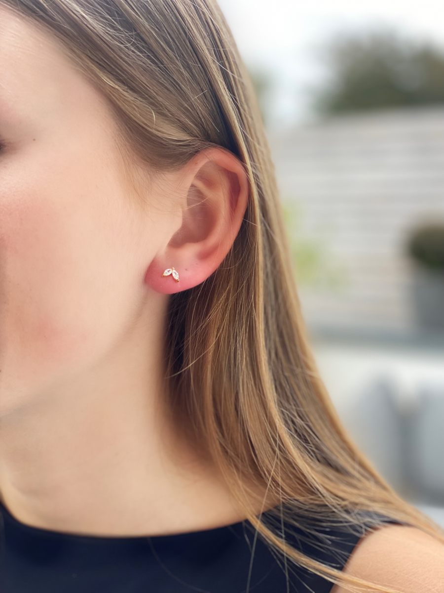 Smykkekæden Isabell Forgyldt Sølv Ørestikker OBE147