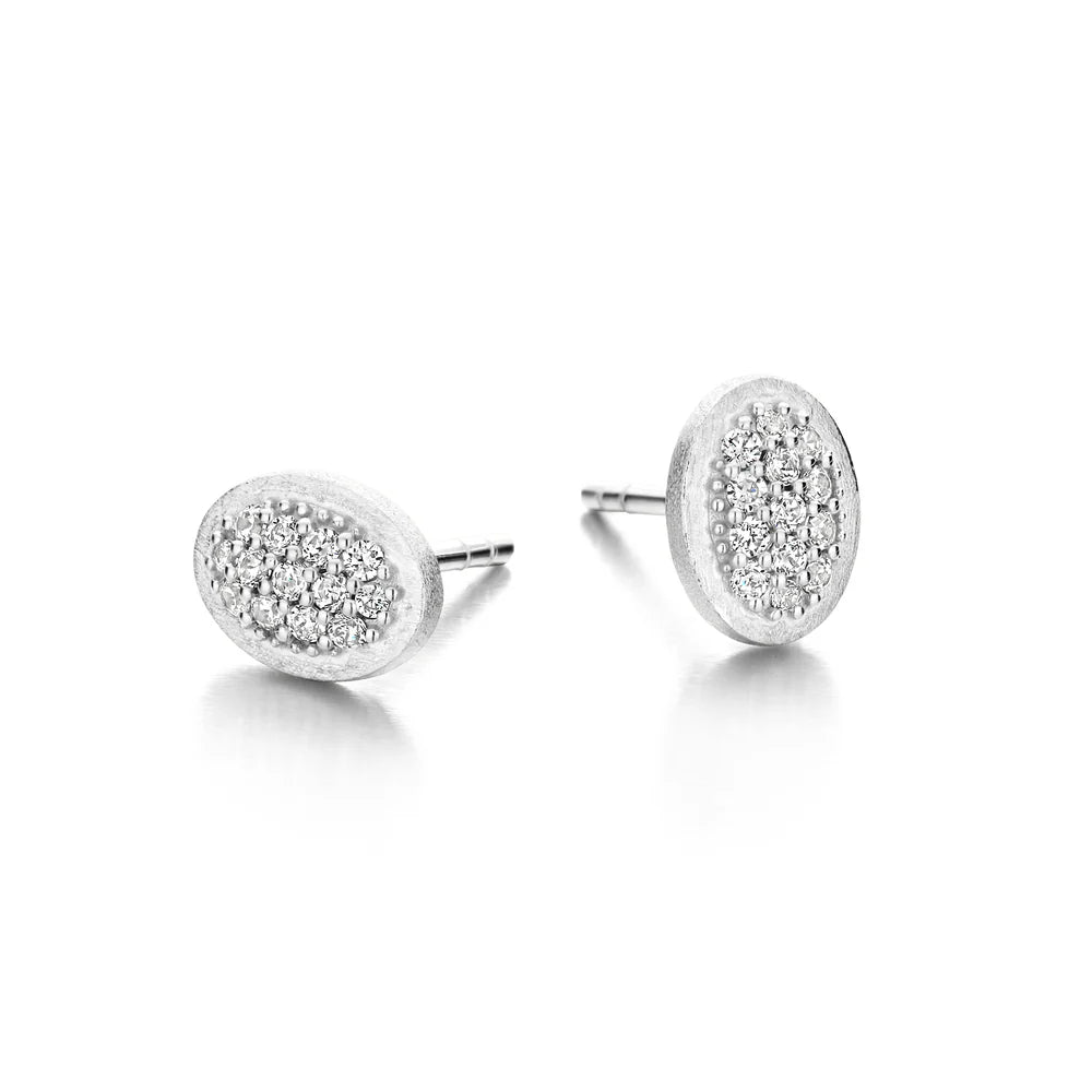 CECILIA STUD
