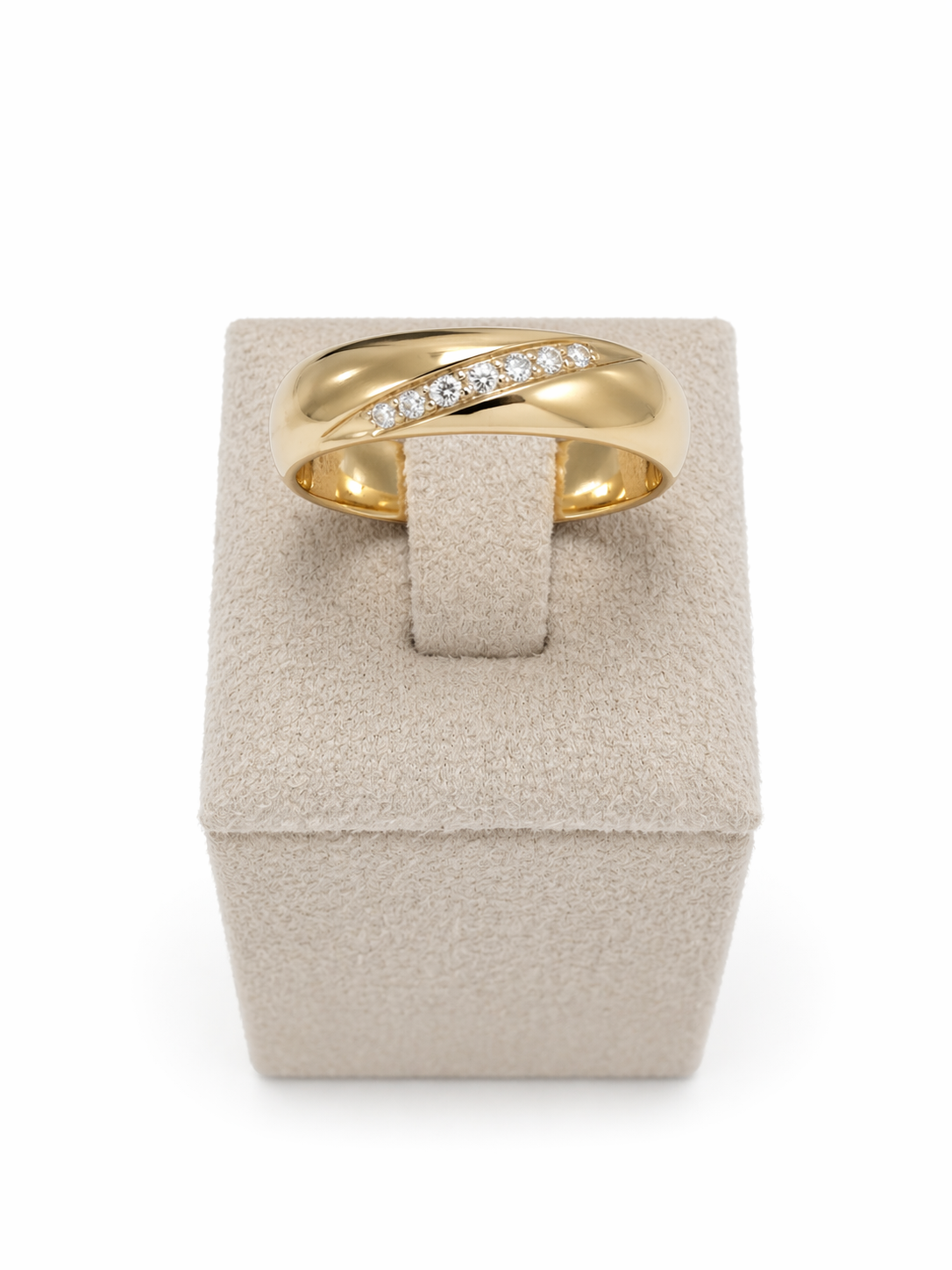14KT.VIELSESRING 5MM 5X0,02CT