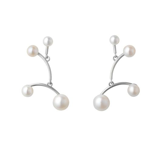 byBiehl Balance Small Øreringe i Sterling Sølv med Ferskvandsperler