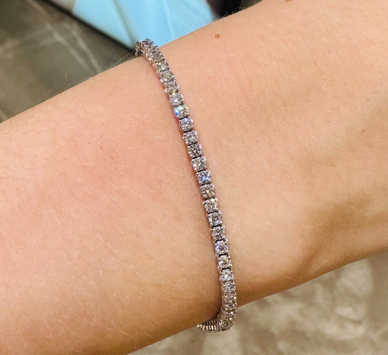 Henrik Ørsnes Design Tennis Armbånd i 14 Karat Hvidguld med Diamanter 2,50 Carat W/SI