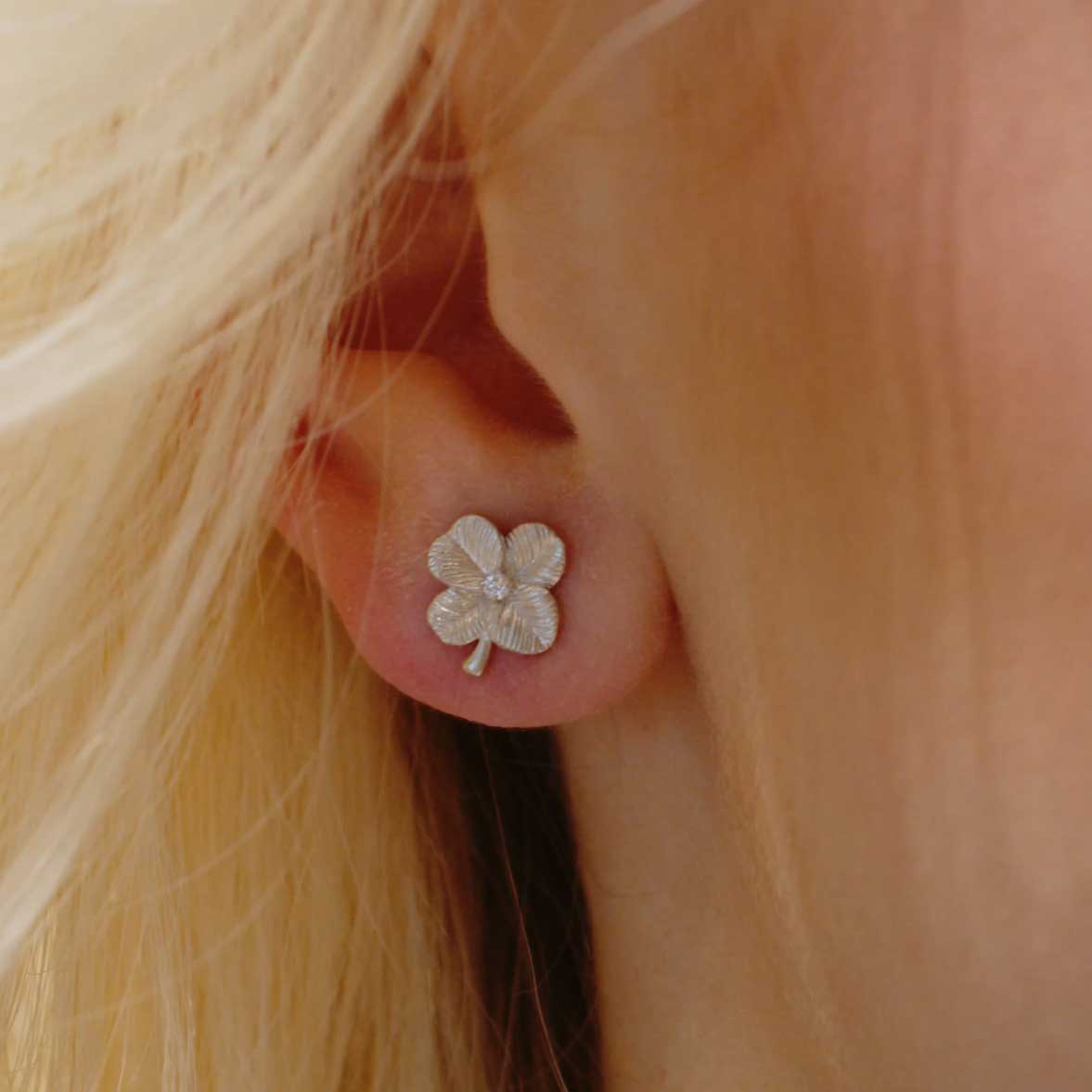 SØLV ØRESTIK FIRKLØVER ZIR