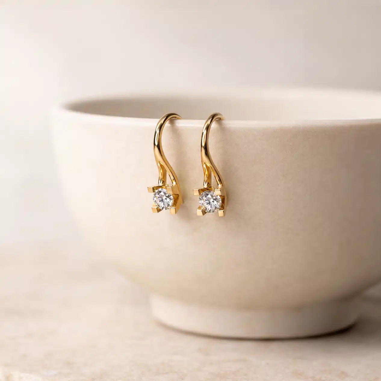 14KT.KLEOPATRA ØREBØJLE 0,30WS