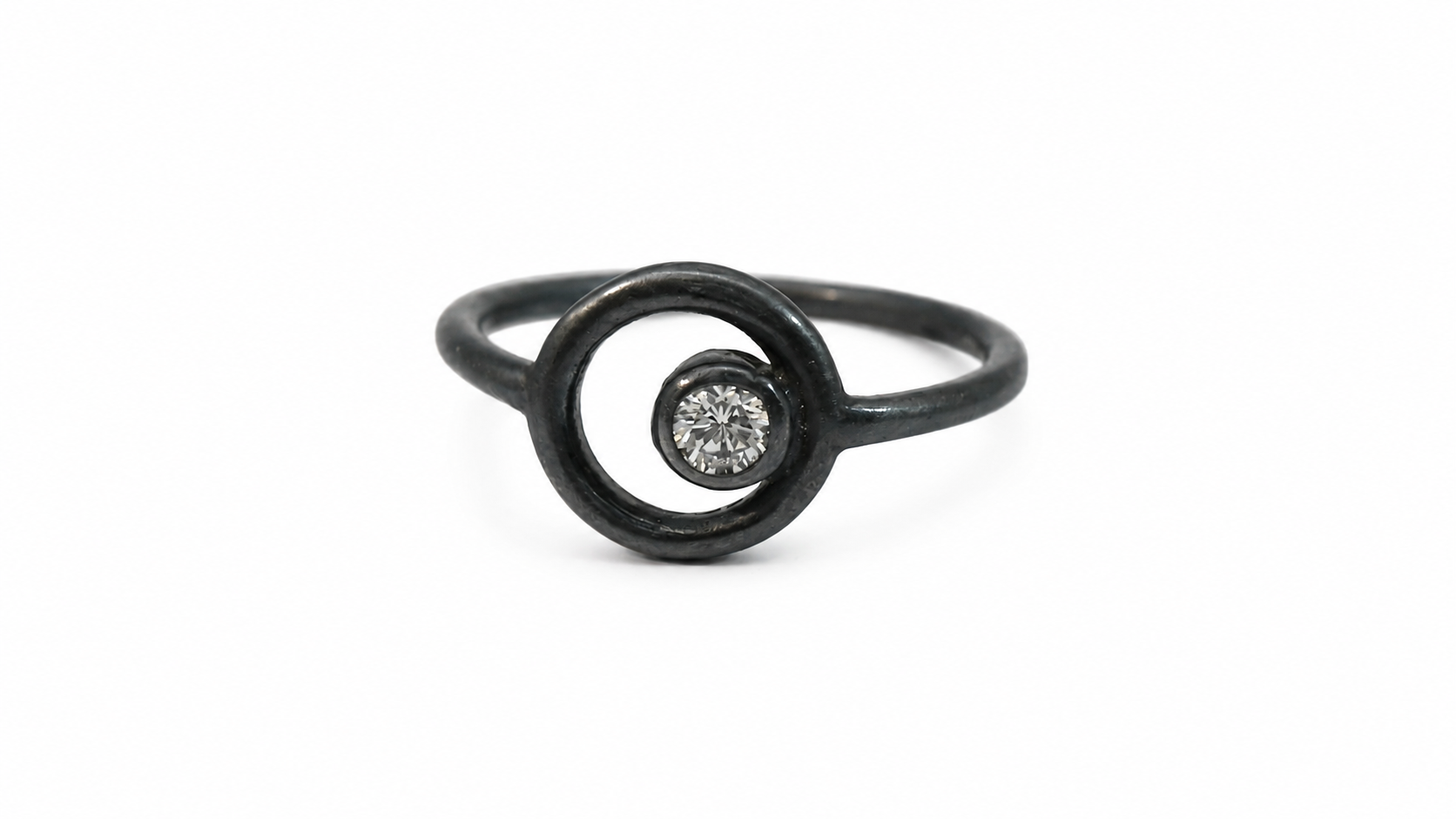 OXYDERET SØLVRING, CIRKEL 9MM MED CZ*