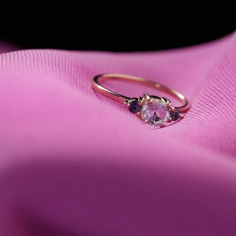 RING BLÅ TOPAS/LONDON BLUE TOPAS 8 KT.