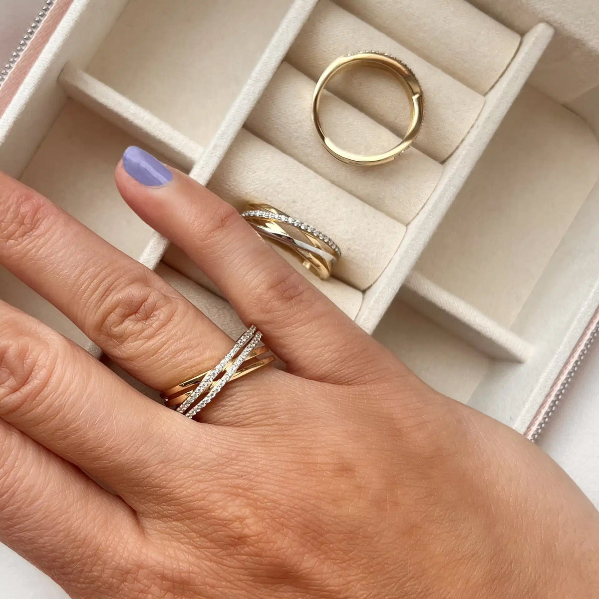 RING CUBIC ZIR. RD/HV 8 KT.