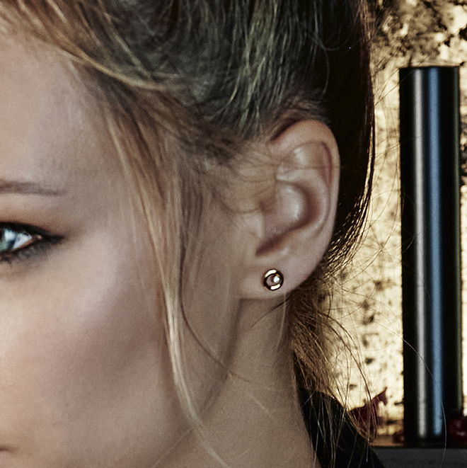 14K. ANGLE EARRING WITH 2X0.02W/VS