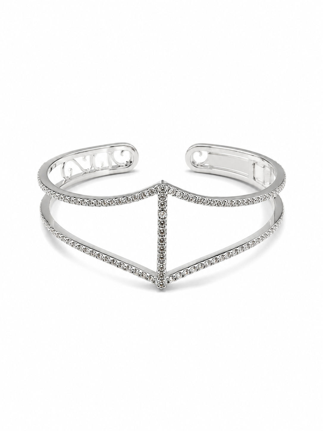 18KT.HV.ARMRING ÅBEN 2,34 CT.