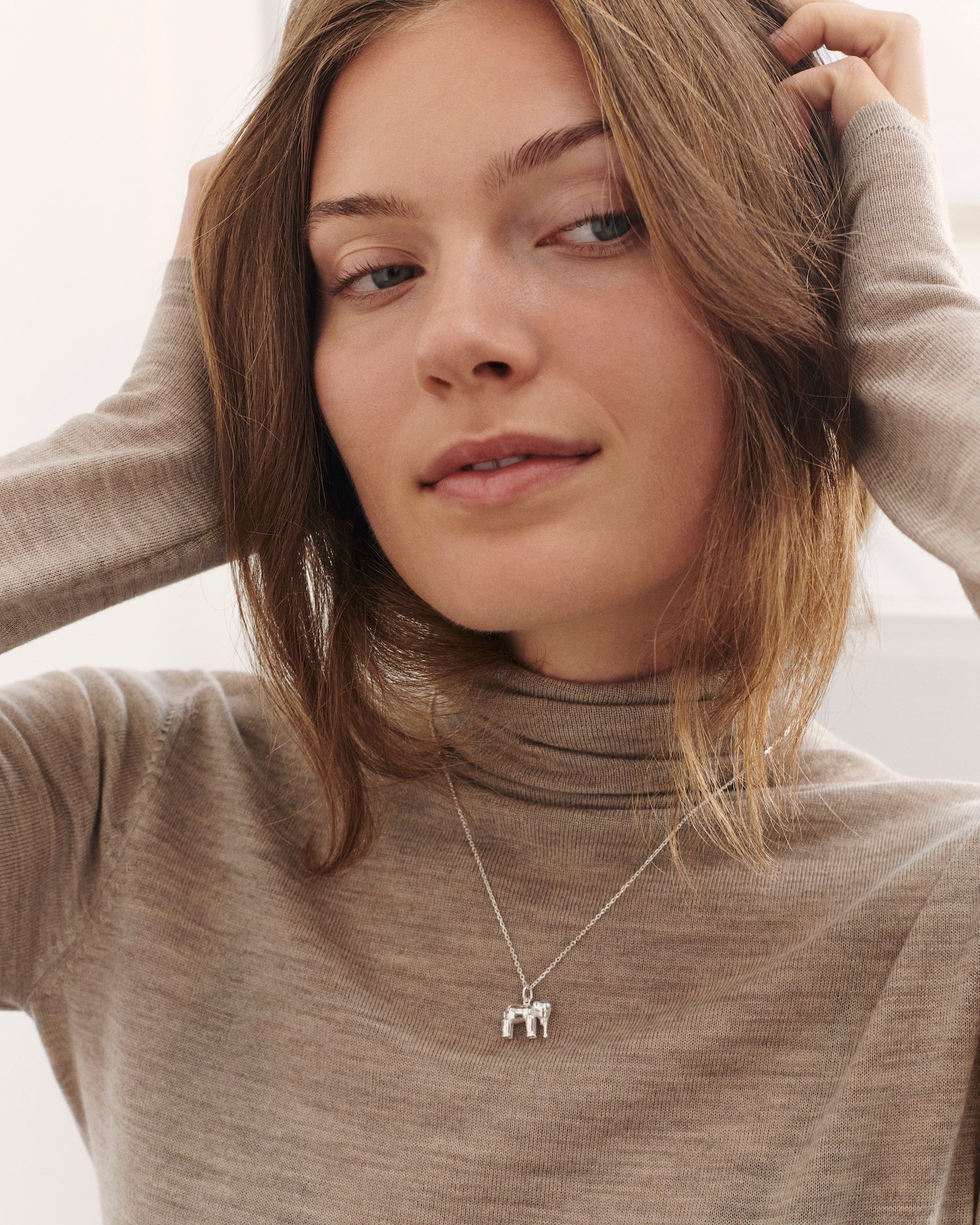 ELEFANT I SØLV MED KÆDE