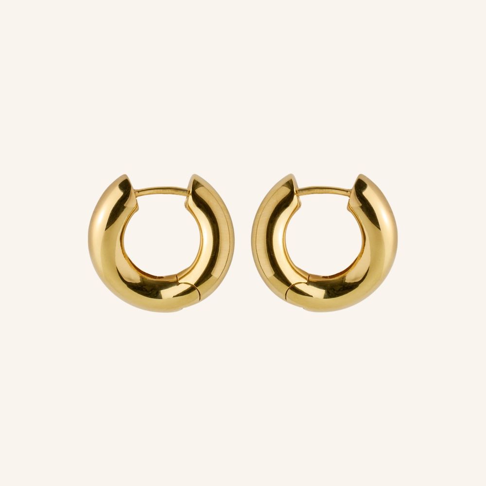 Pernille Corydon Flowing Stream Huggies Forgyldt Sølv Øreringe