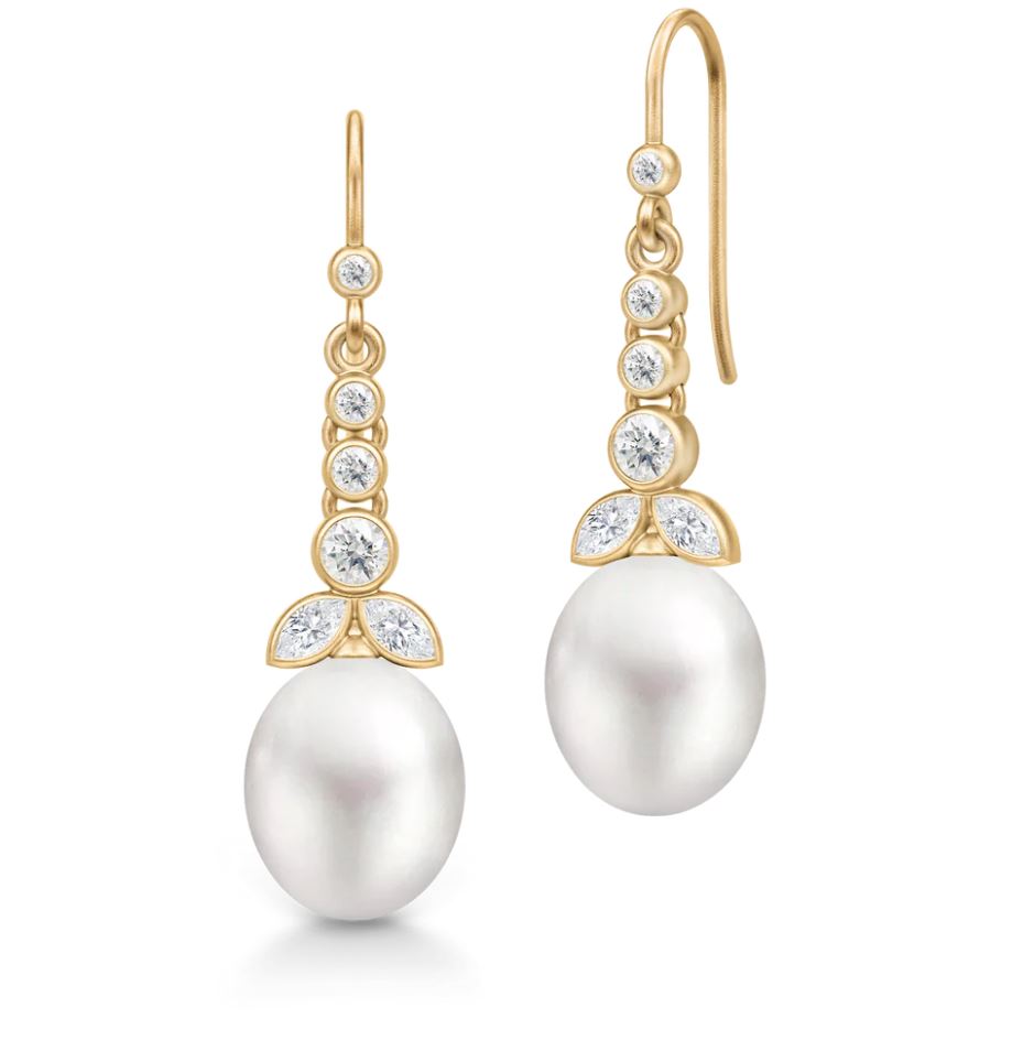 TREASURE CHANDELIER WHITE PEARL