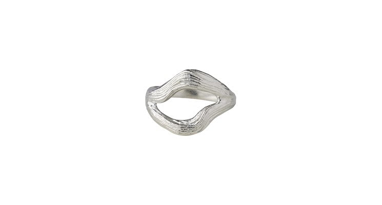 FLOWING DREAMS RING